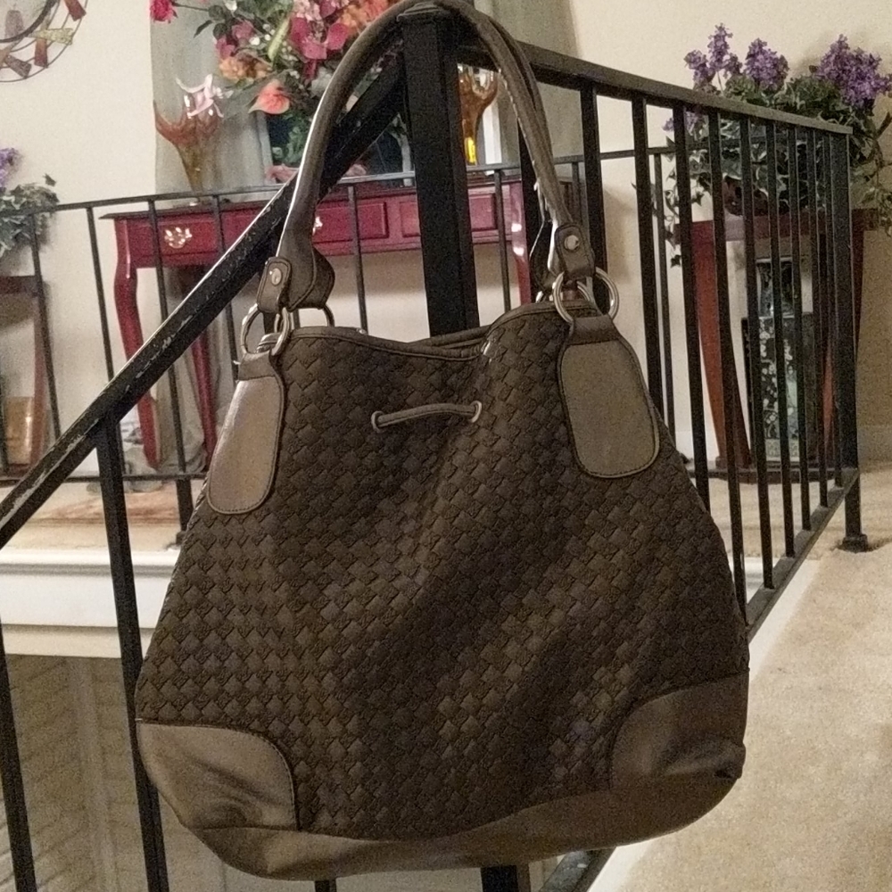 Accessories - Picture 2 of 2